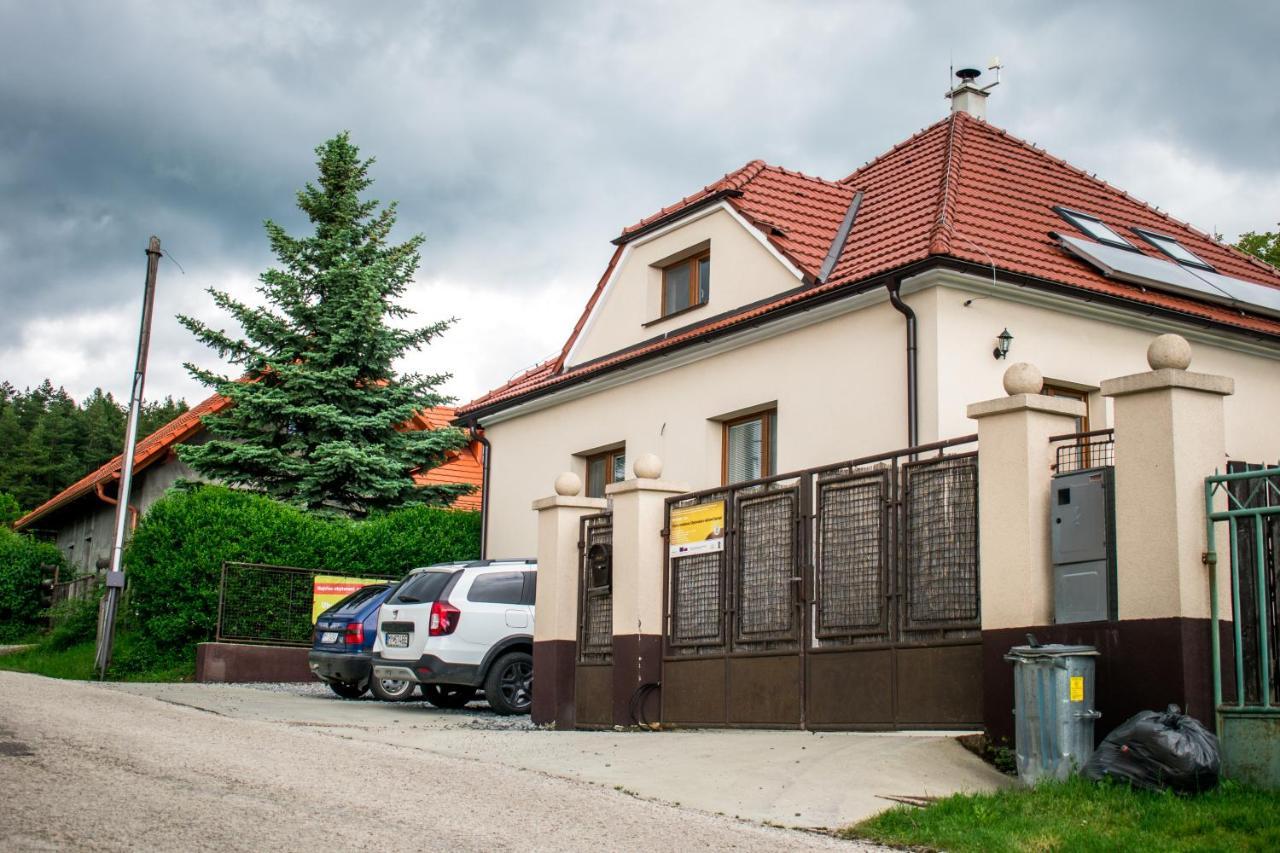 Ubytovanie V Sukromi Samuel Miava Kültér fotó