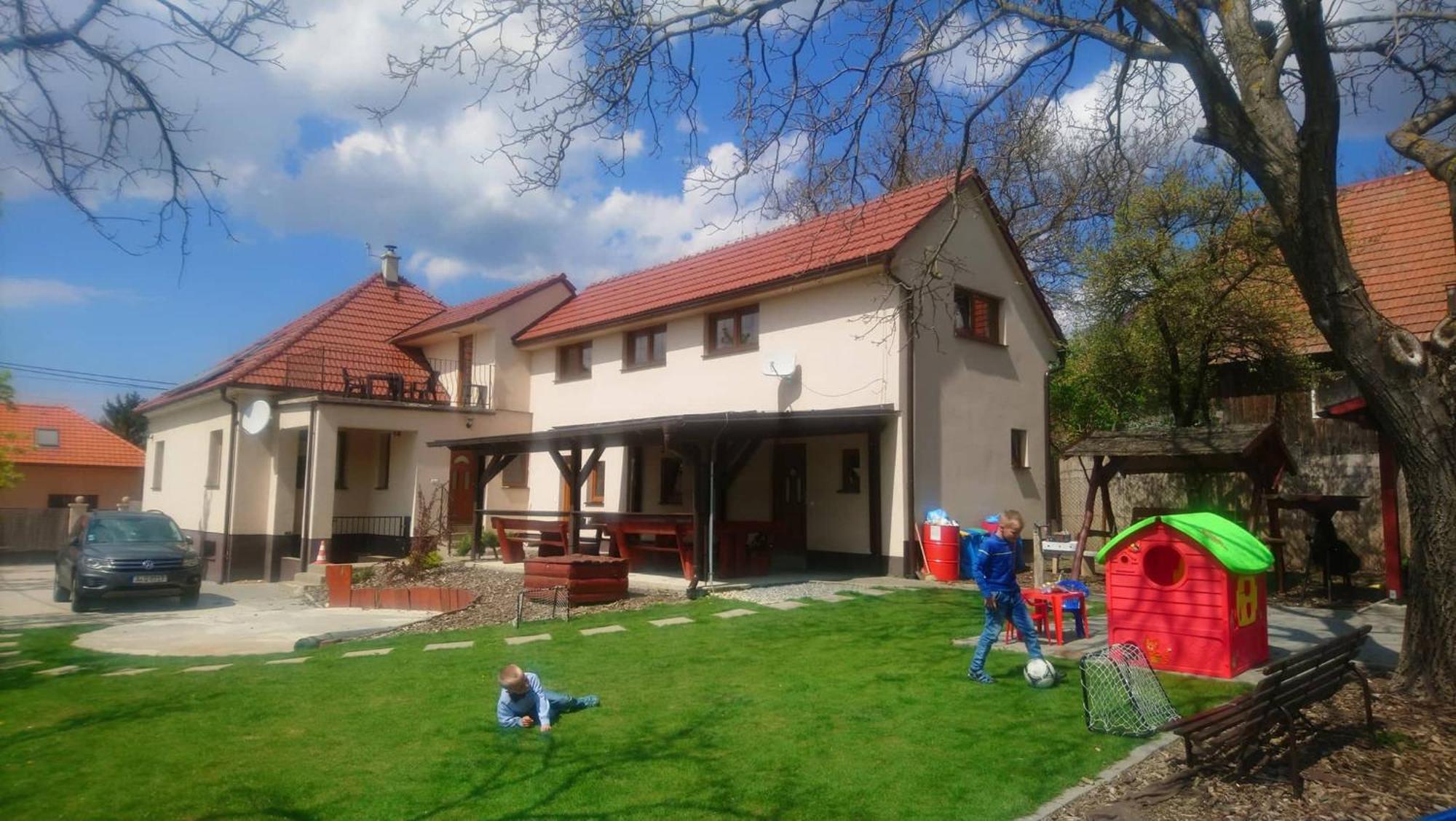 Ubytovanie V Sukromi Samuel Miava Kültér fotó